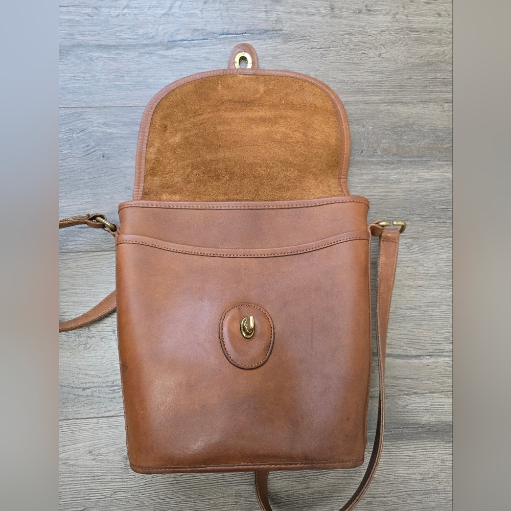 Vintage Coach Shoulder Bag British Tan Leather Classic Fisherman Grandpa - Picture 5 of 11